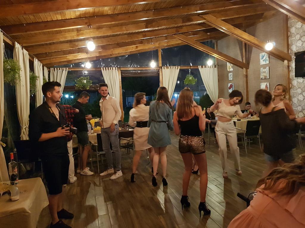 Pensiunea Family Zone Rosiori de Vede المظهر الخارجي الصورة